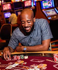 sultantoto wap live-dealer studio showing blackjack table with HD cameras and multilingual dealer